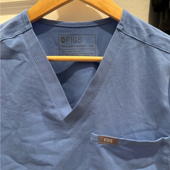 Figs Scrub Top - Picture 3 of 4